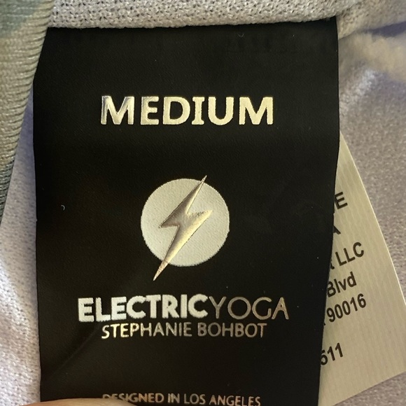 Electric Yoga Camo Sports Bra Stephanie Bohbot - Picture 10 of 11